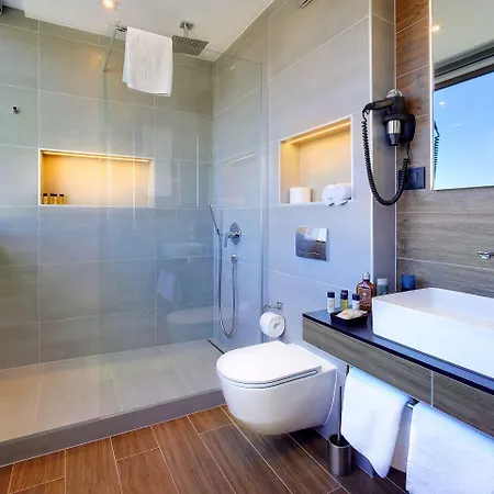 Horizon Luxury & Design Pensión 4*