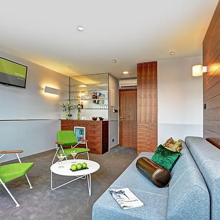 Horizon Luxury & Design Split