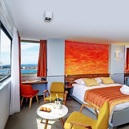 Horizon Luxury & Design Split