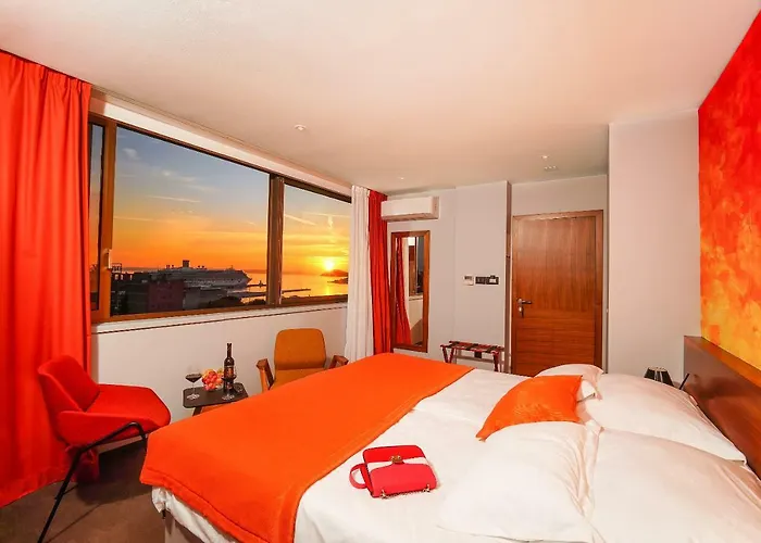 Πανσιόν Horizon Luxury & Design 4*