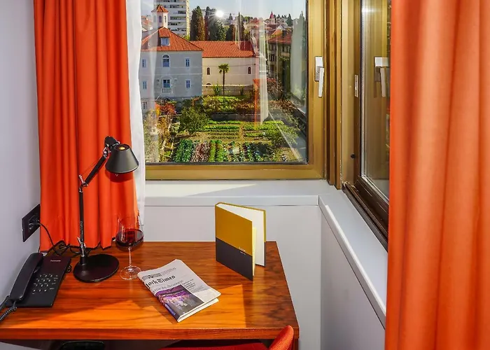 Πανσιόν Horizon Luxury & Design 4*